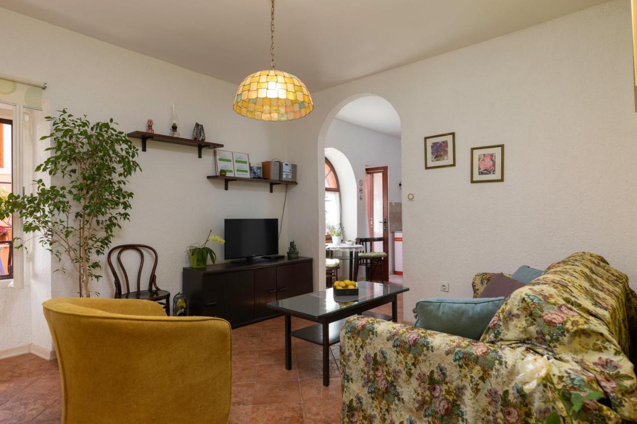 Apartment Below The Stars Ρόβινι Εξωτερικό φωτογραφία